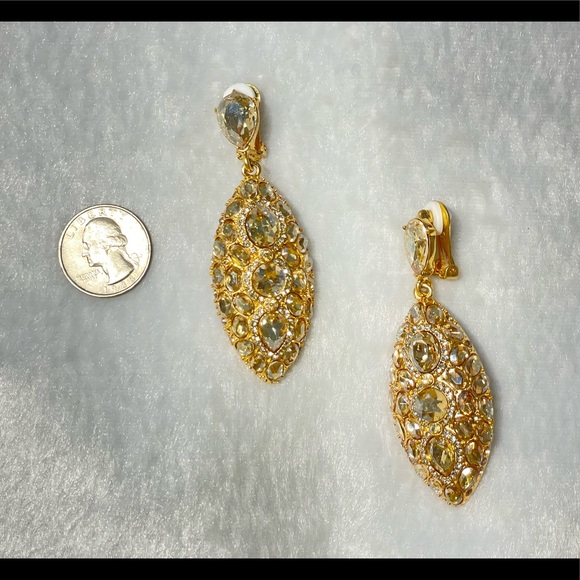 Oscar de la Renta Crystal Drop Earrings - Picture 3 of 4